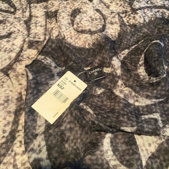 NWT Chanel Stole Black and Gray - Picture 2 of 6